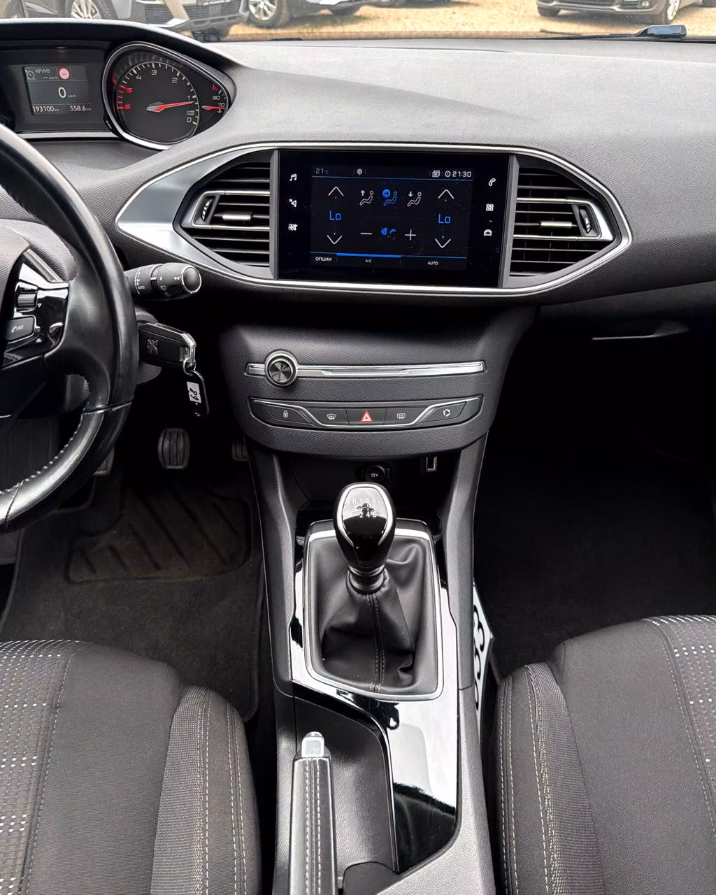 Peugeot 308 фото 14