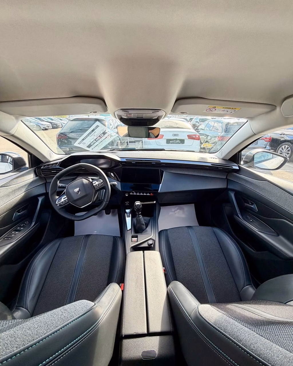 Peugeot 308 фото 9