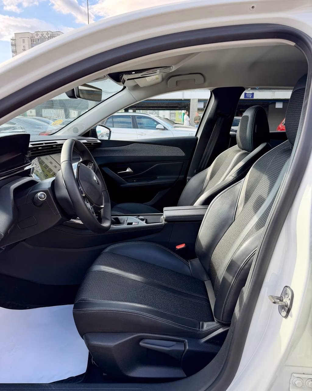 Peugeot 308 фото 10