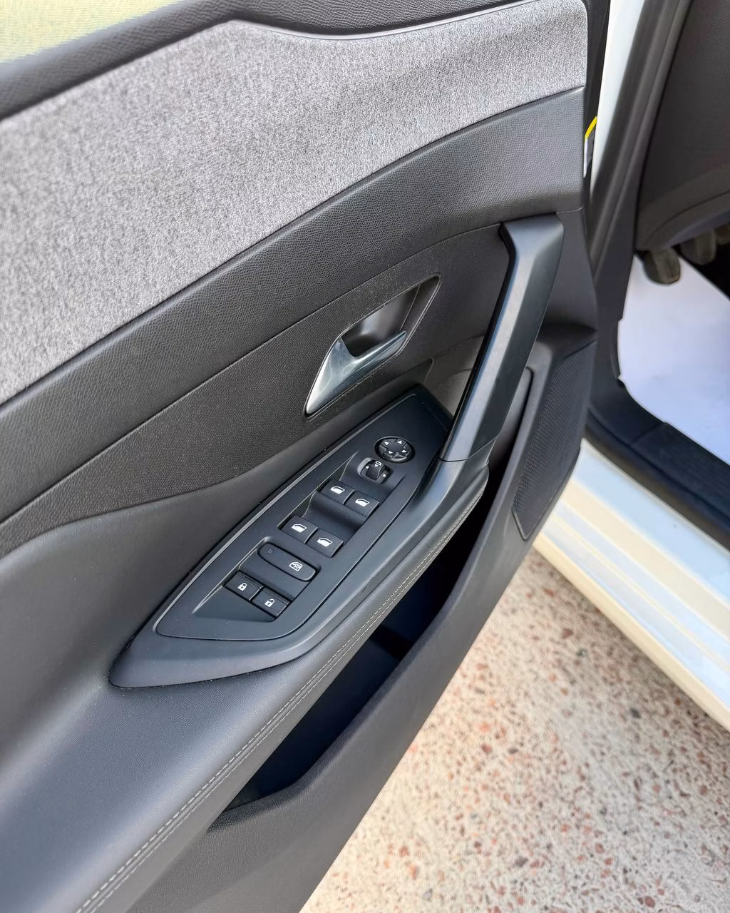 Peugeot 308 фото 11