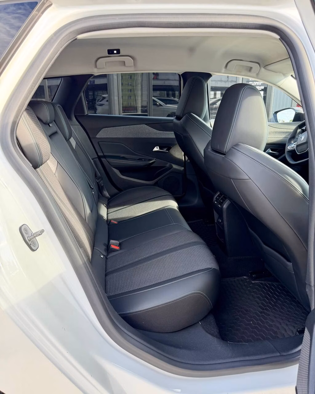 Peugeot 308 фото 13