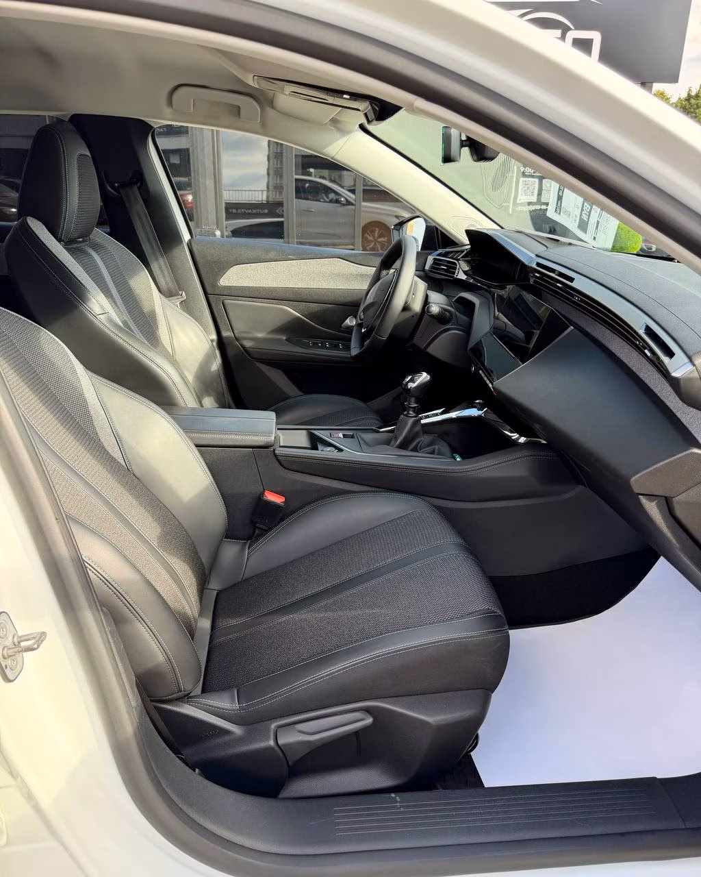 Peugeot 308 фото 14