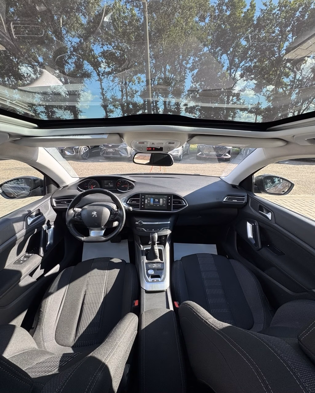 Peugeot 308 фото 9