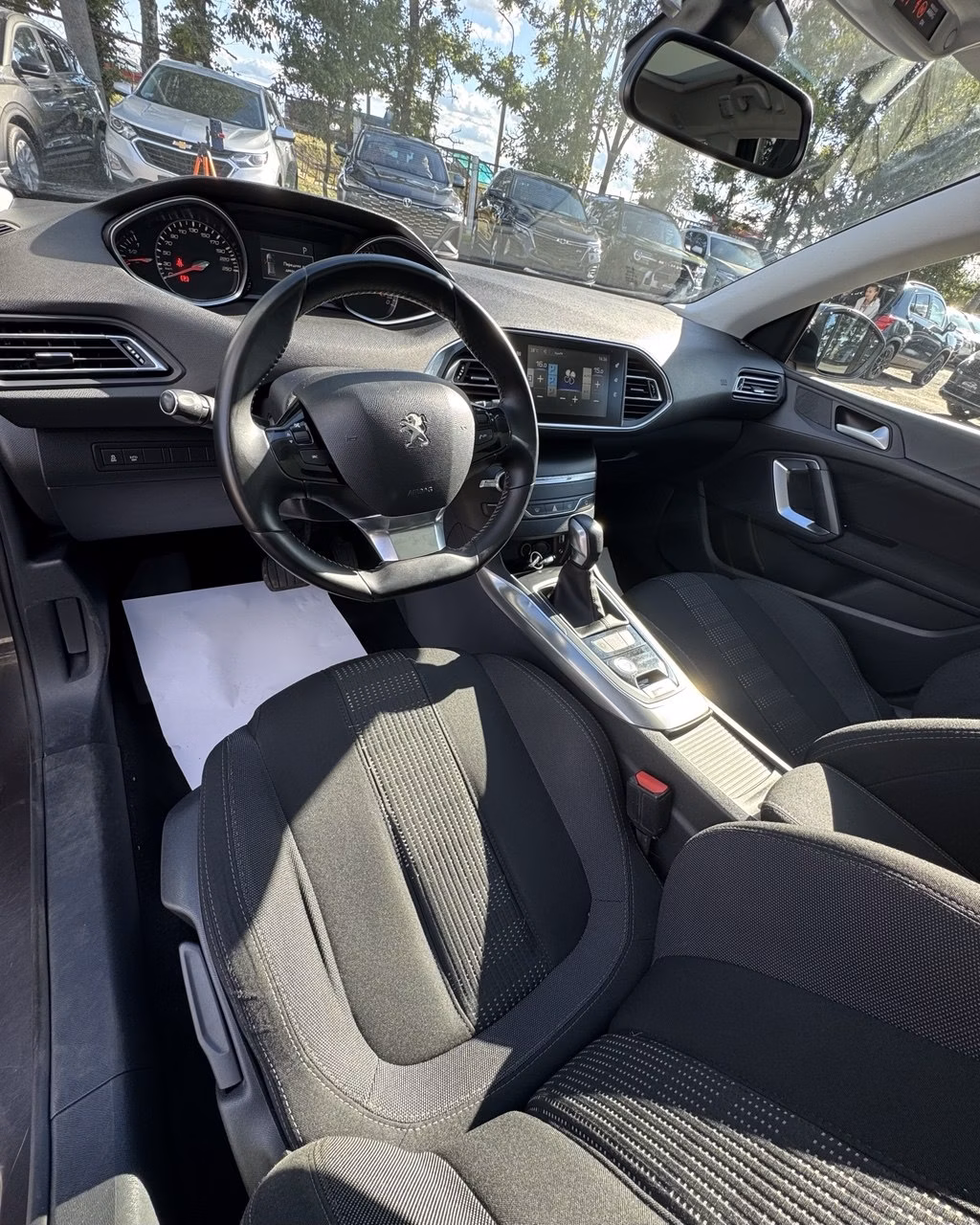 Peugeot 308 фото 10