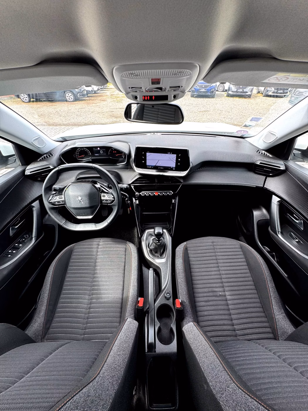Peugeot 2008 фото 9