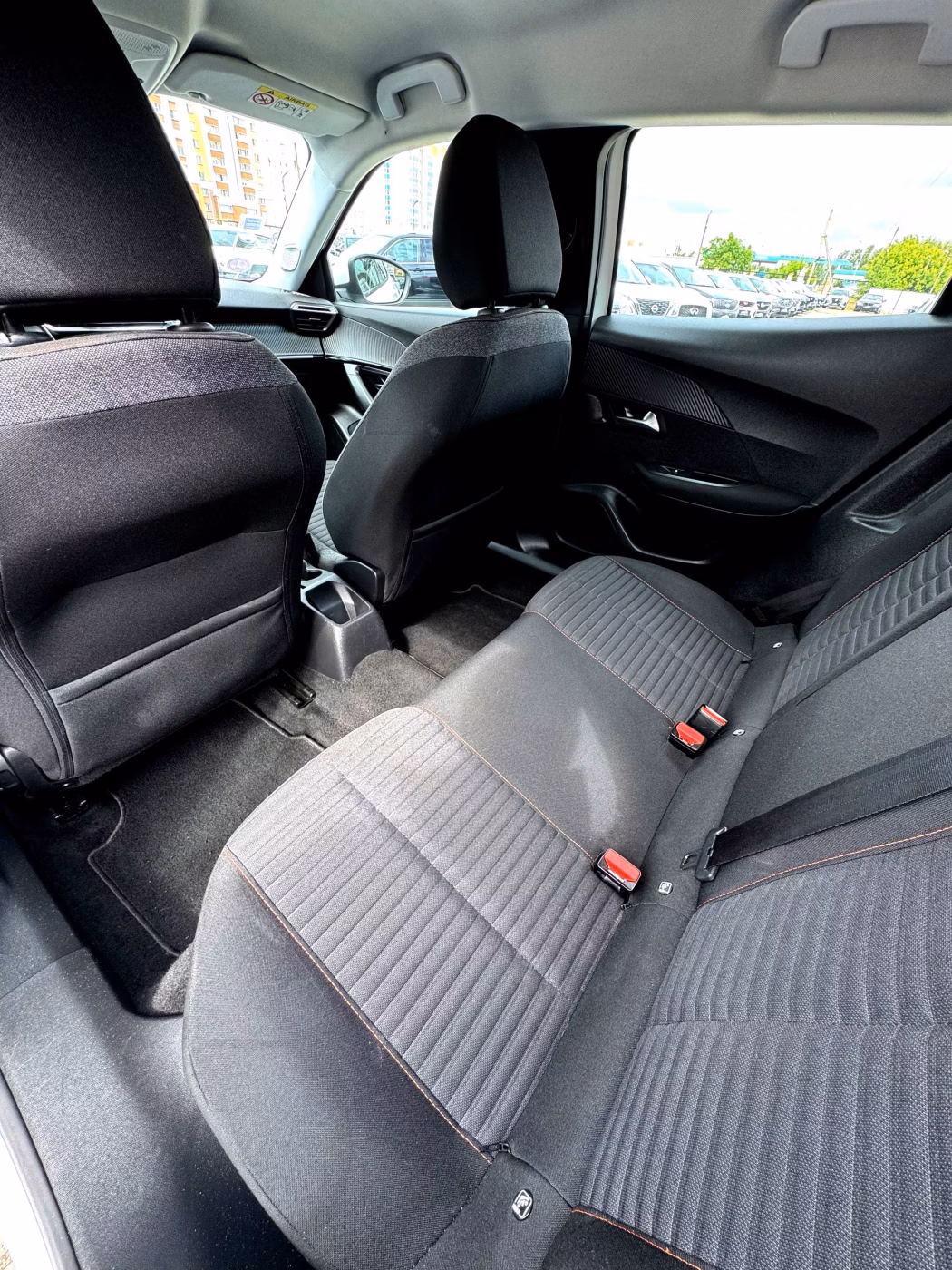 Peugeot 2008 фото 11