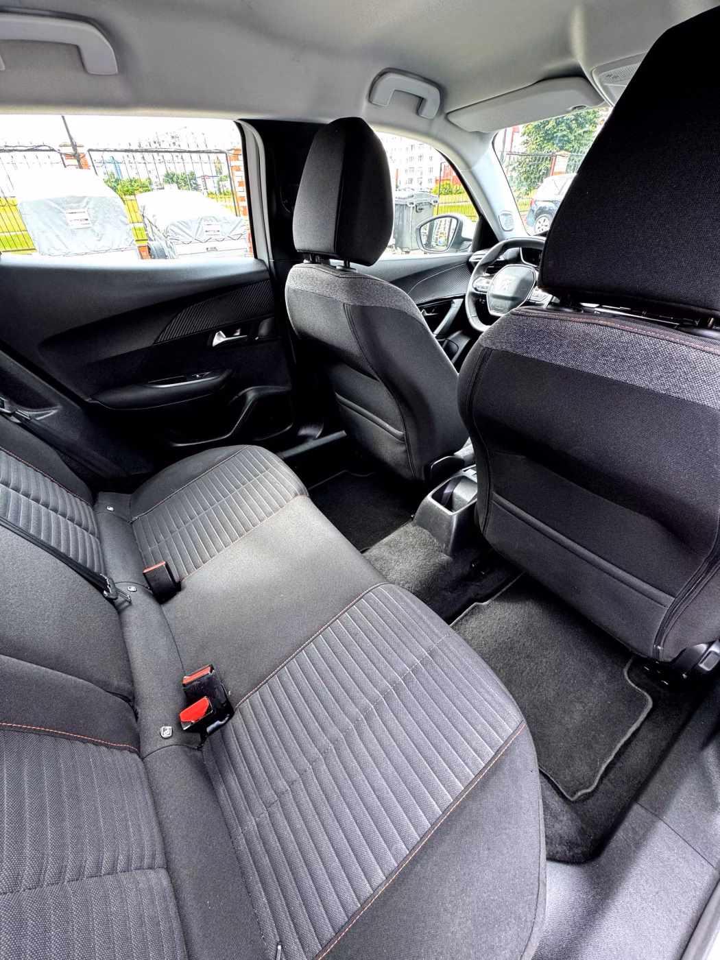 Peugeot 2008 фото 14