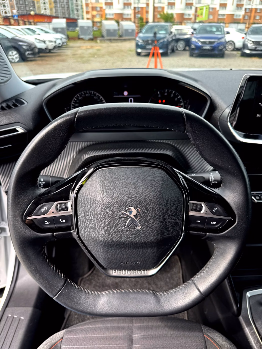 Peugeot 2008 фото 17