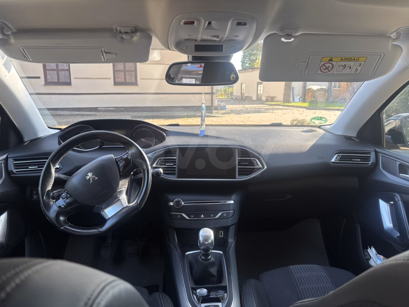 Peugeot 308 фото 11