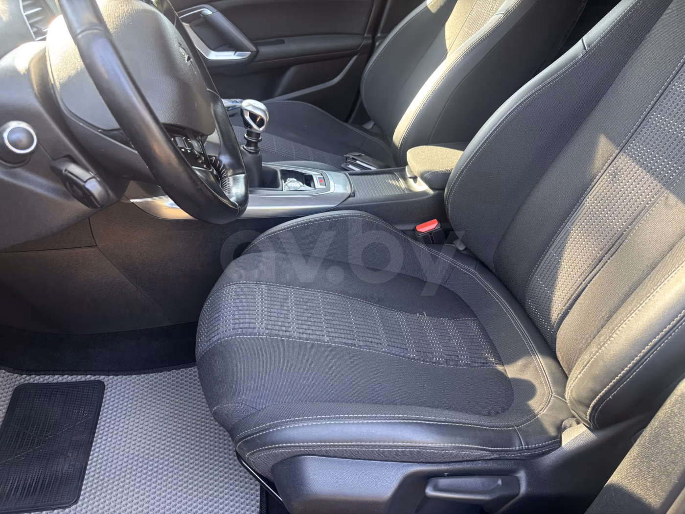 Peugeot 308 фото 6