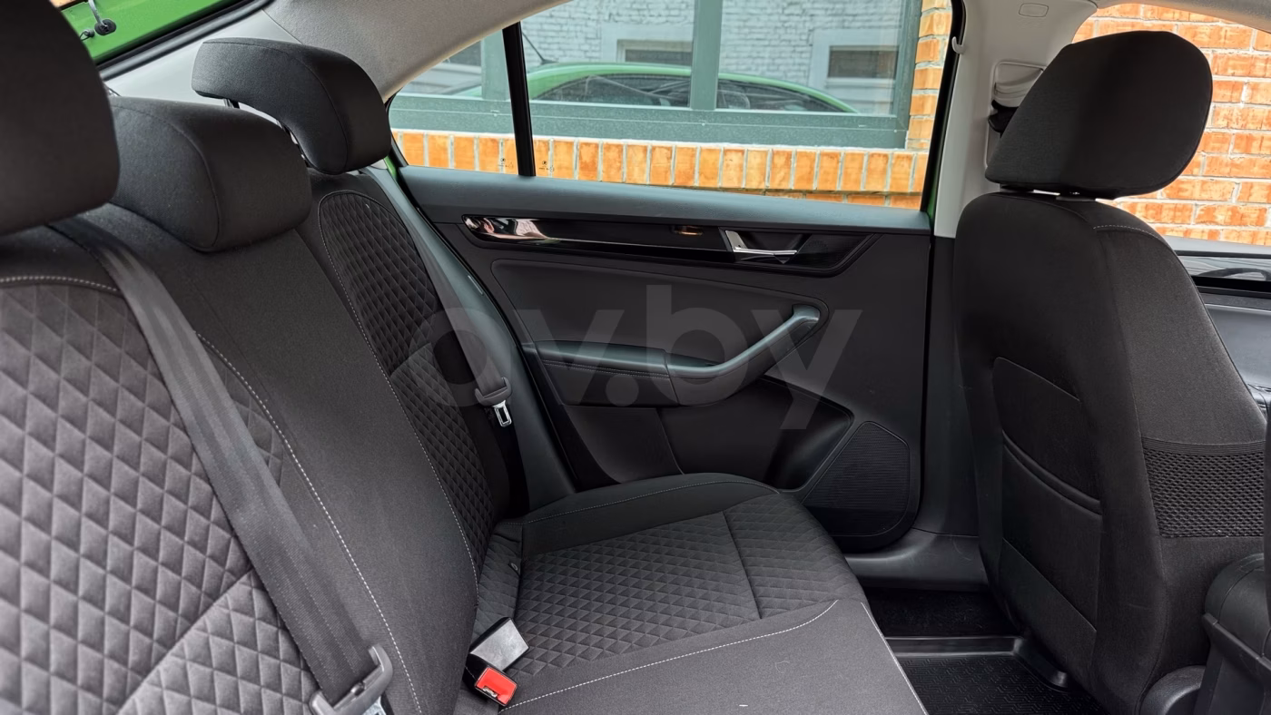 Skoda Rapid фото 11