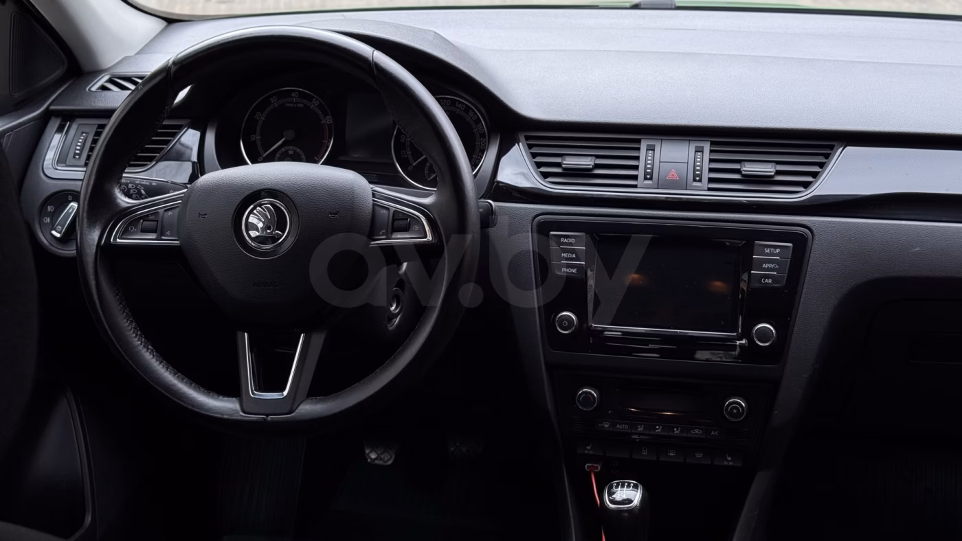 Skoda Rapid фото 8