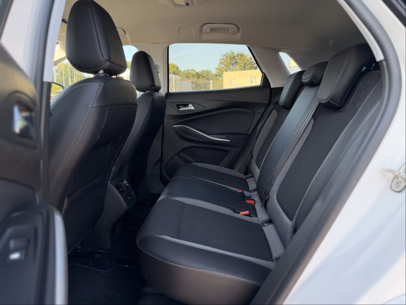 Opel Grandland X фото 30