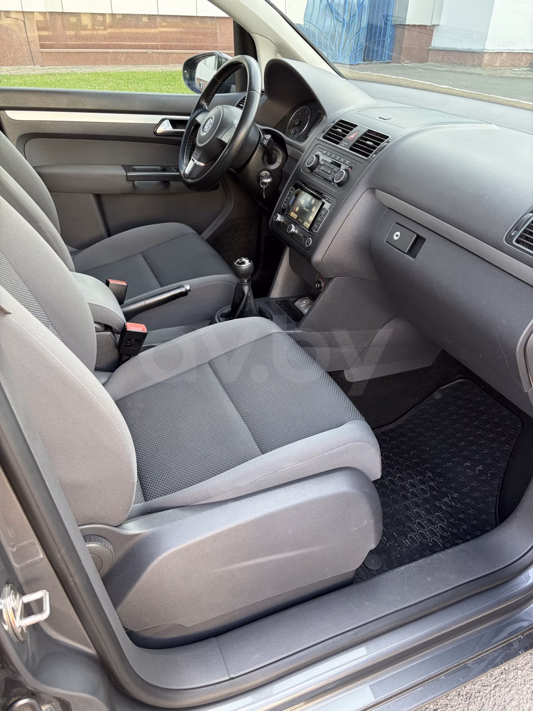 Volkswagen Touran фото 6