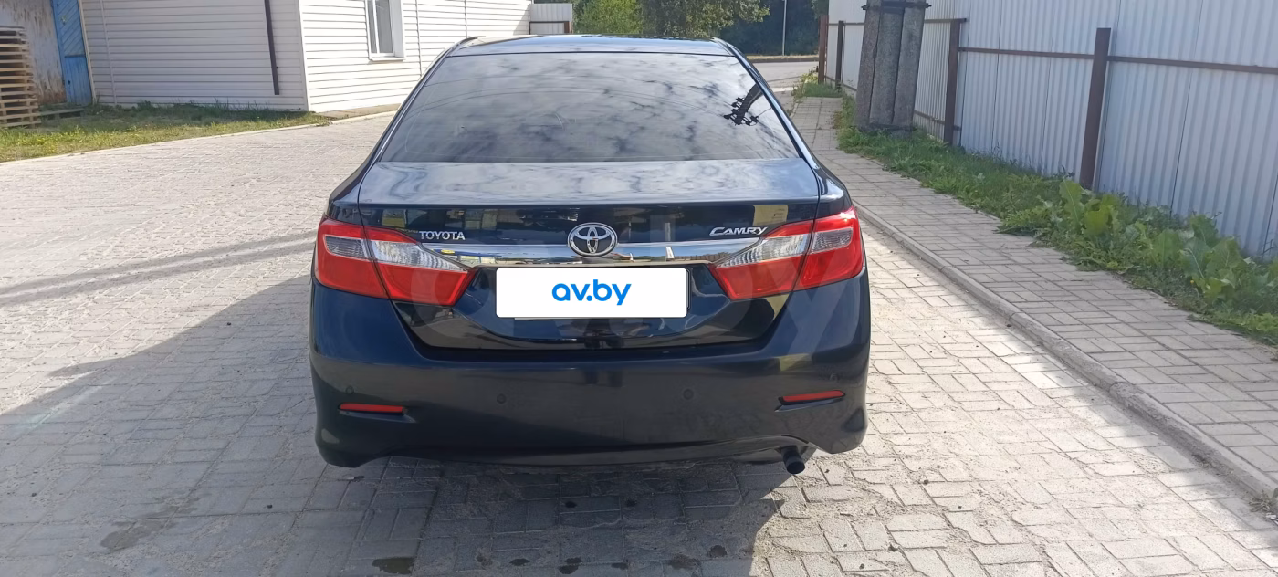 Toyota Camry фото 8