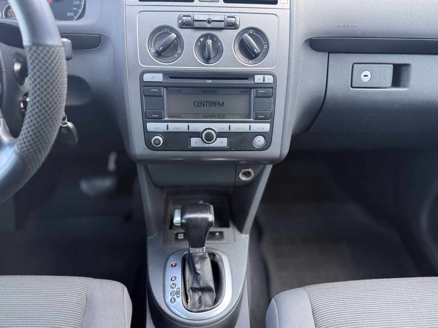 Volkswagen Touran фото 18