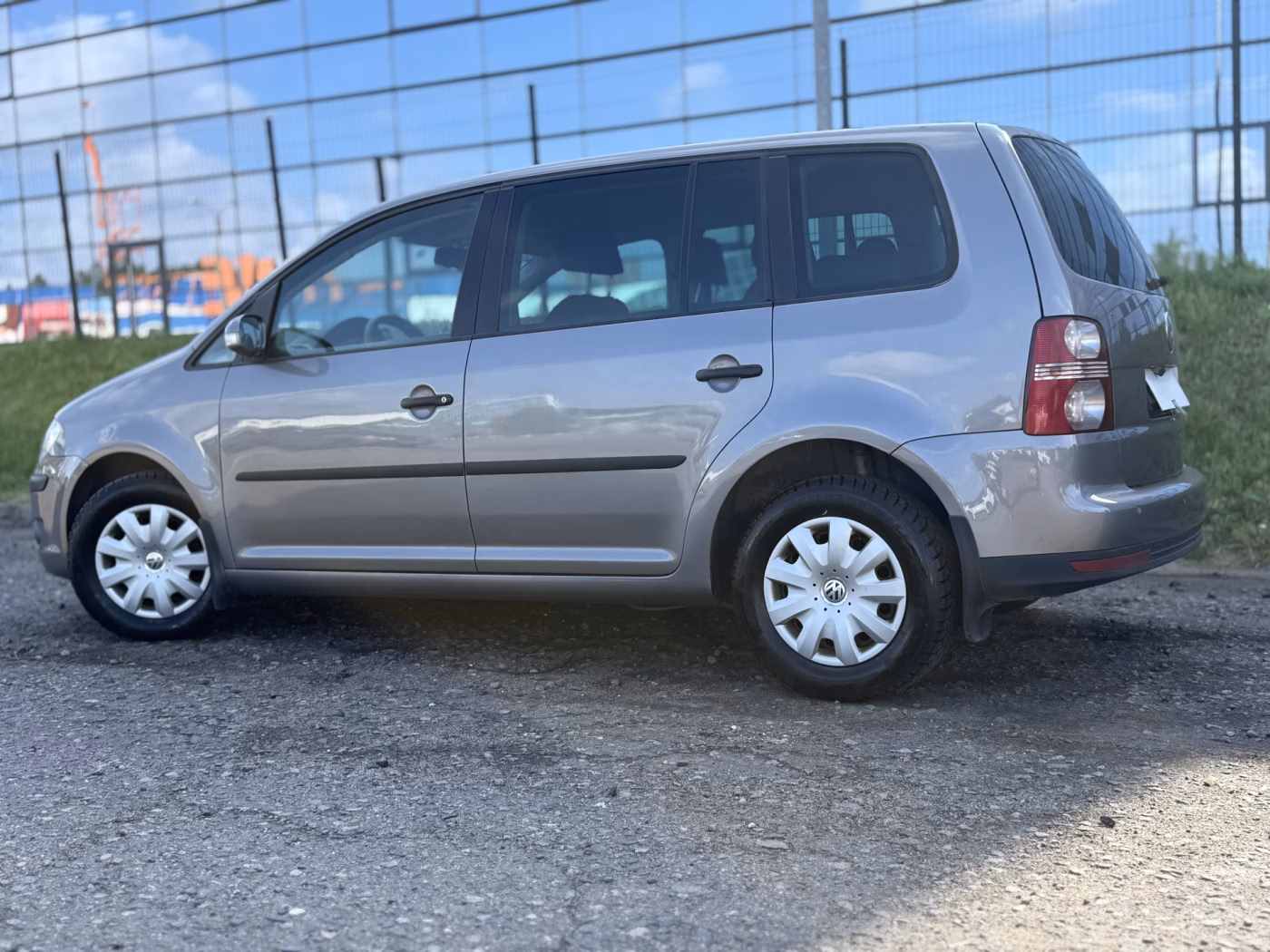 Volkswagen Touran фото 6