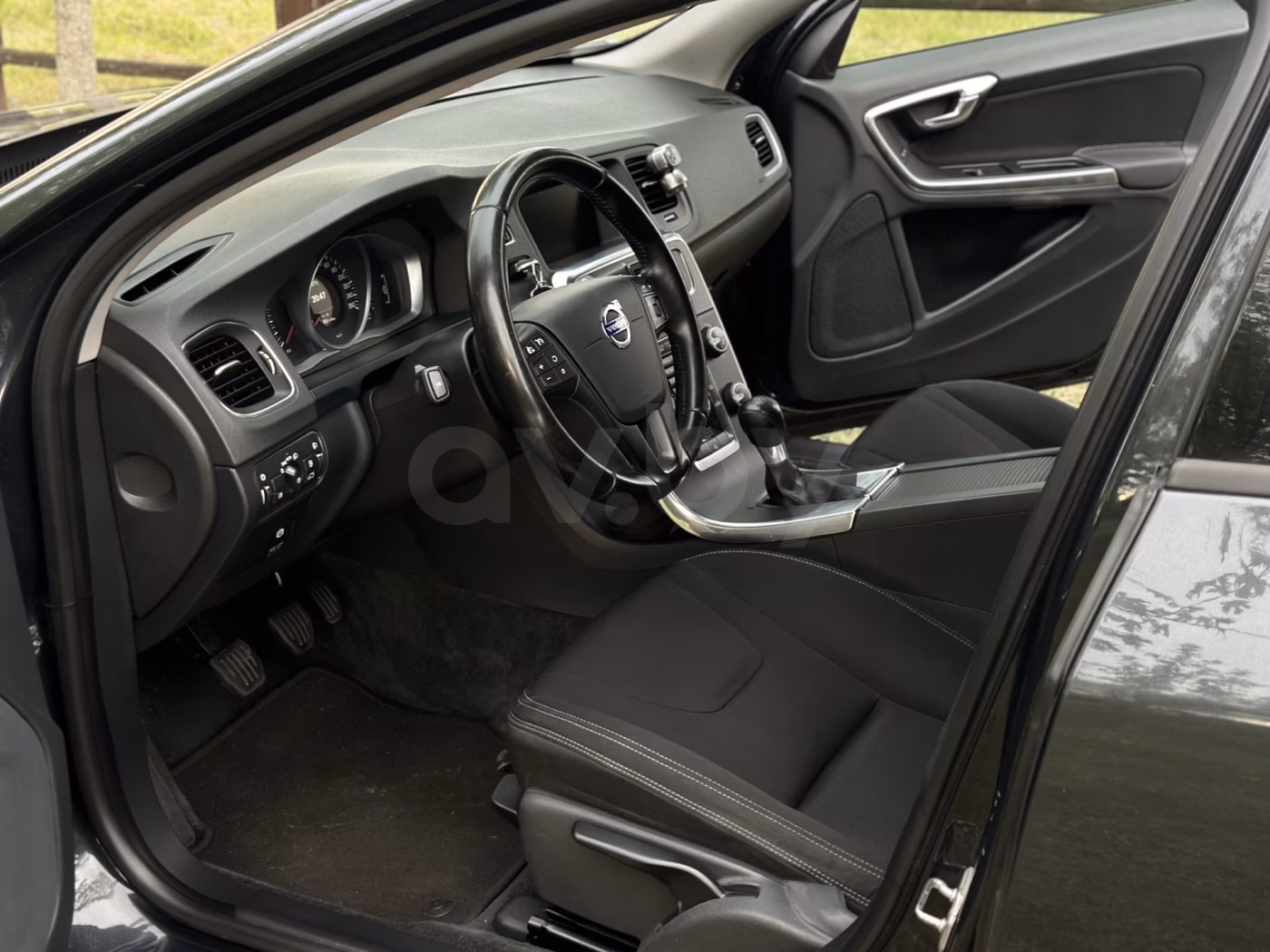 Volvo V60 фото 13