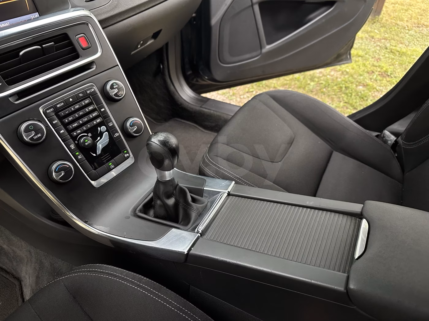 Volvo V60 фото 18
