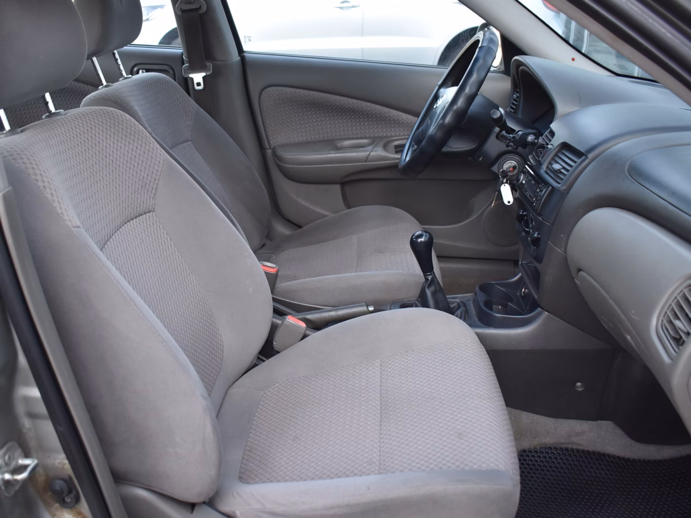 Nissan Sentra фото 12