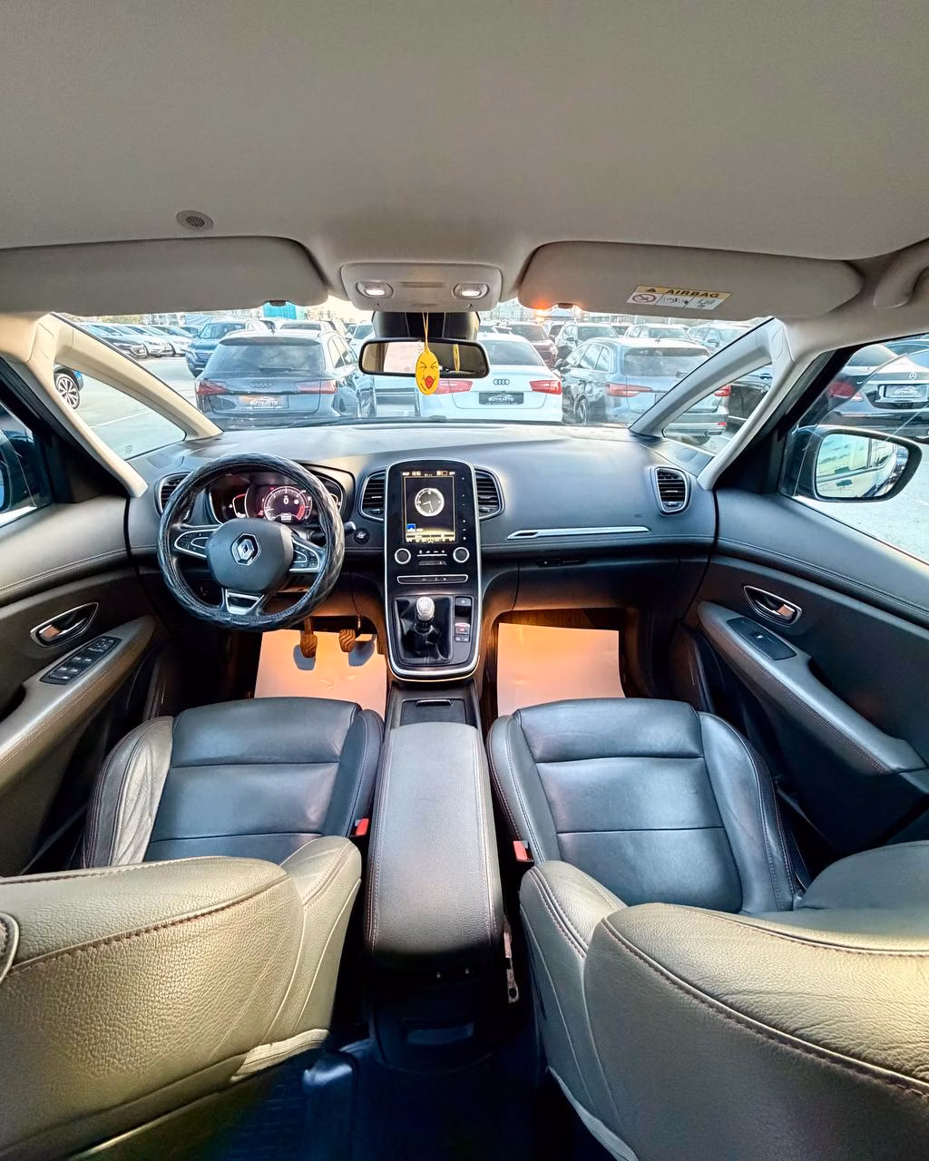 Renault Scenic фото 8