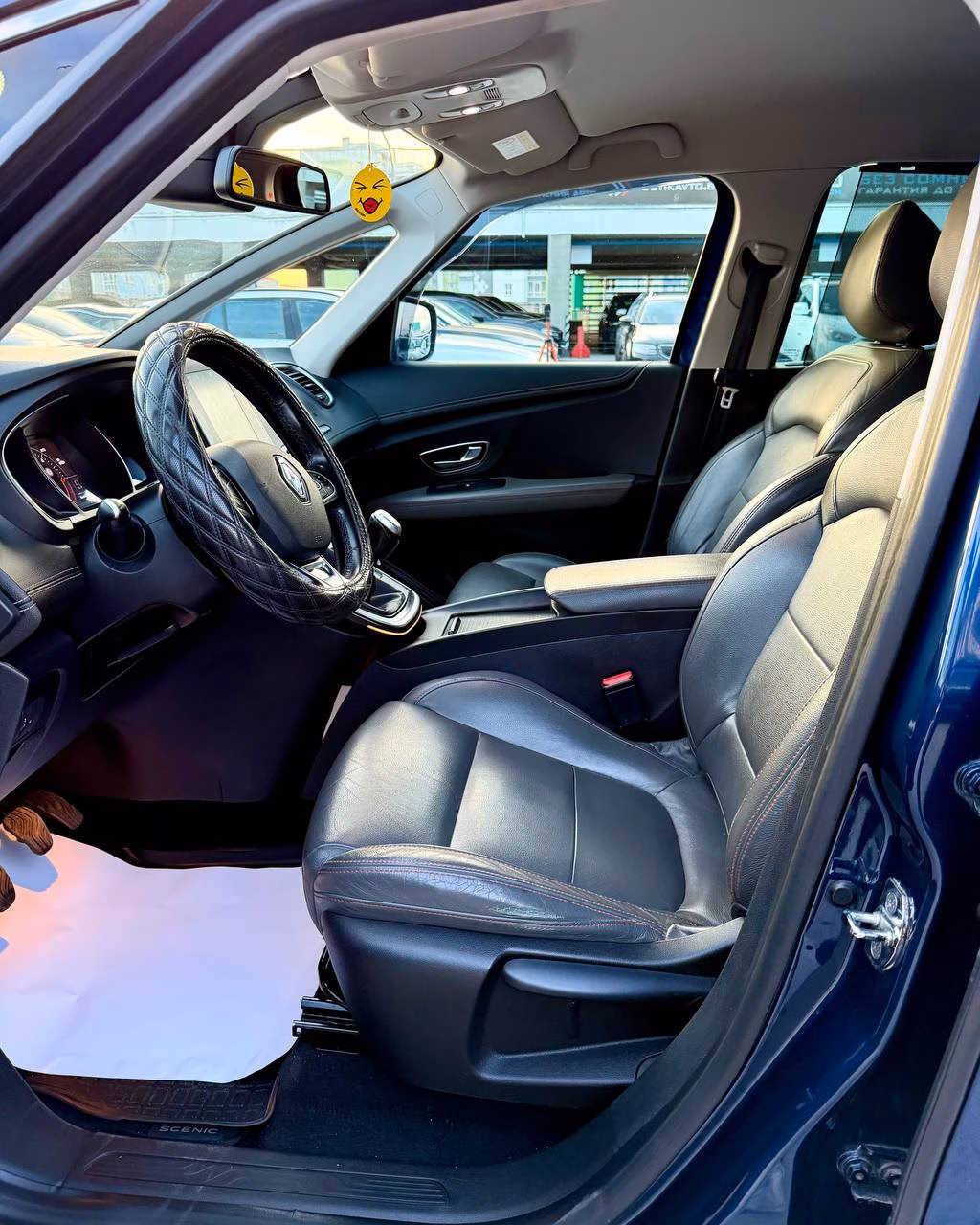 Renault Scenic фото 9