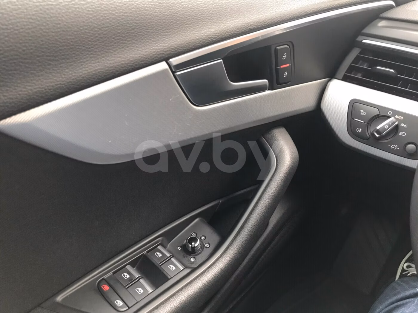 Audi A4 фото 5