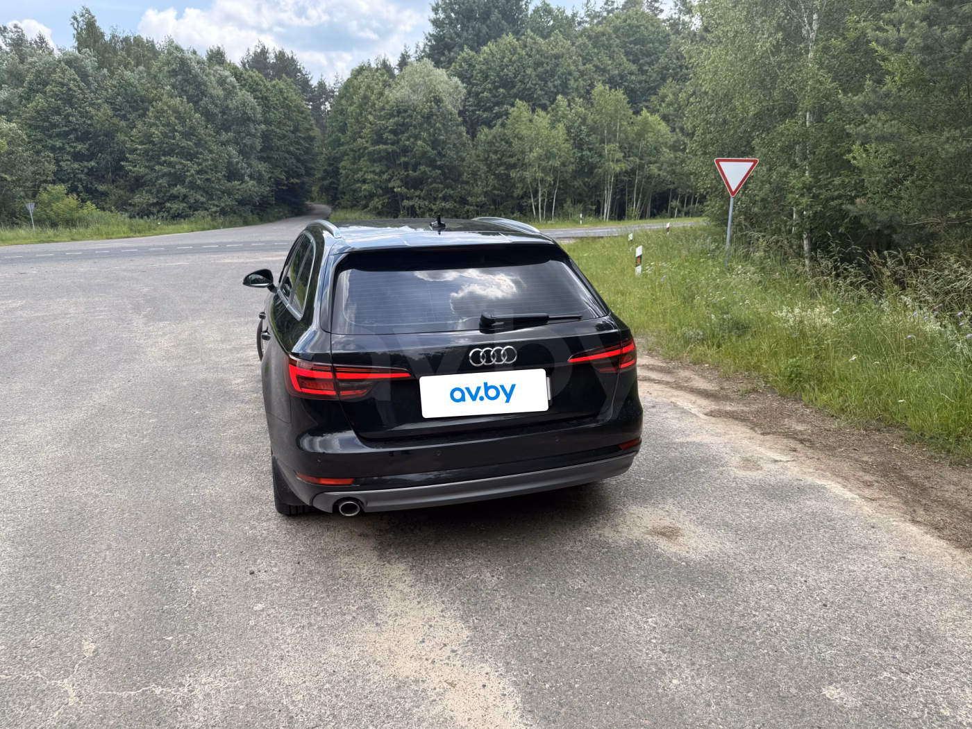 Audi A4 фото 6