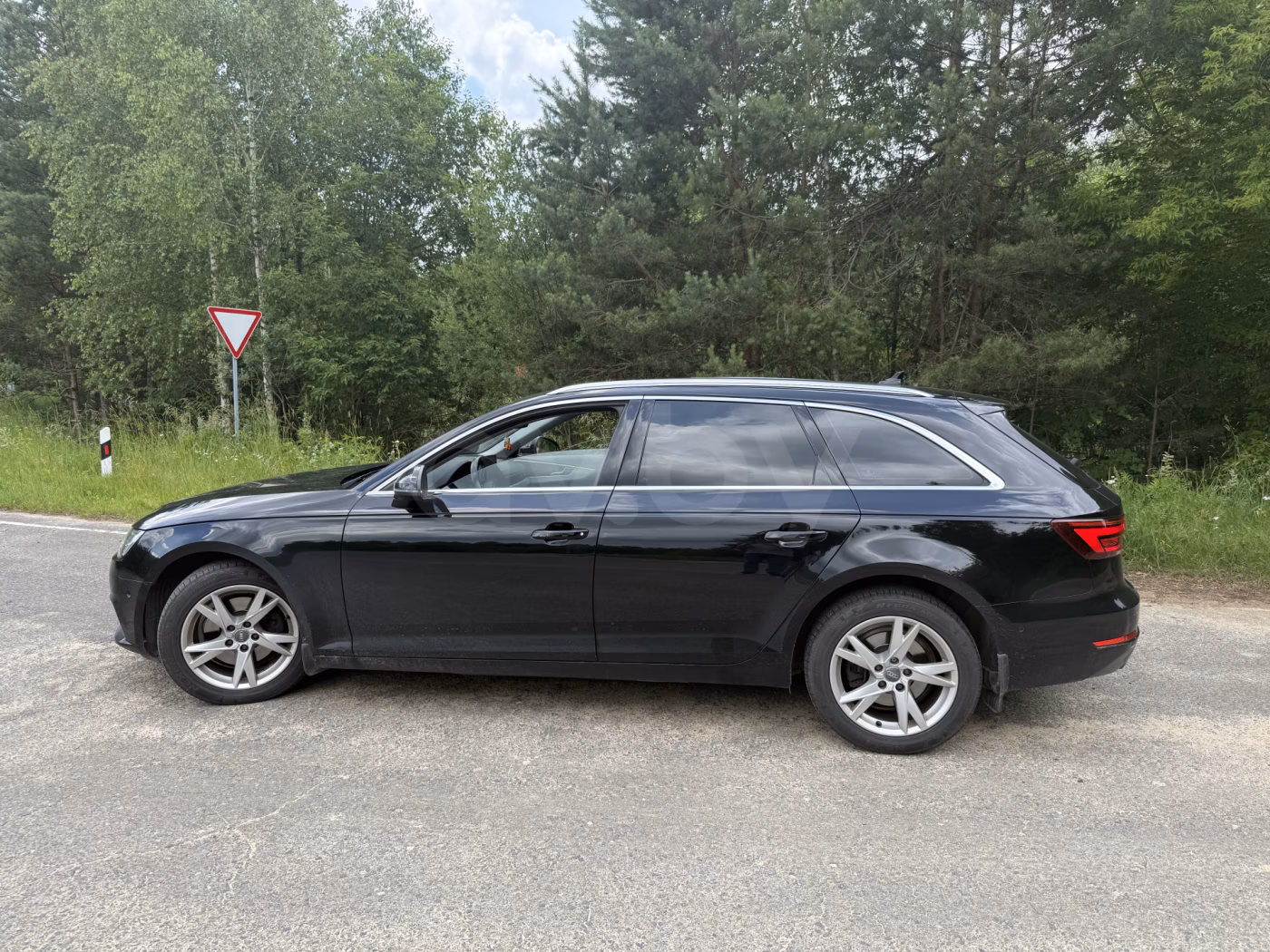 Audi A4 фото 2