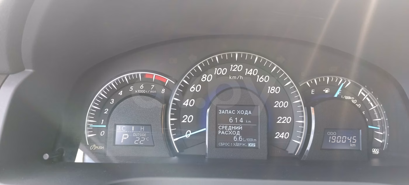 Toyota Camry фото 16