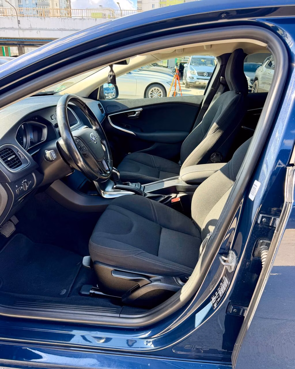 Volvo V40 фото 10
