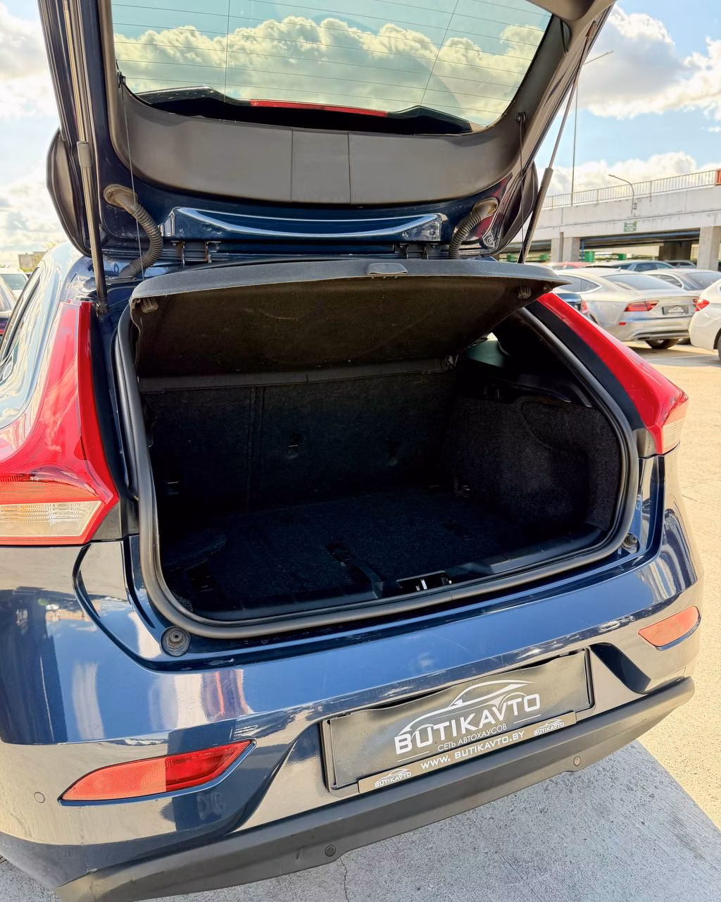 Volvo V40 фото 12