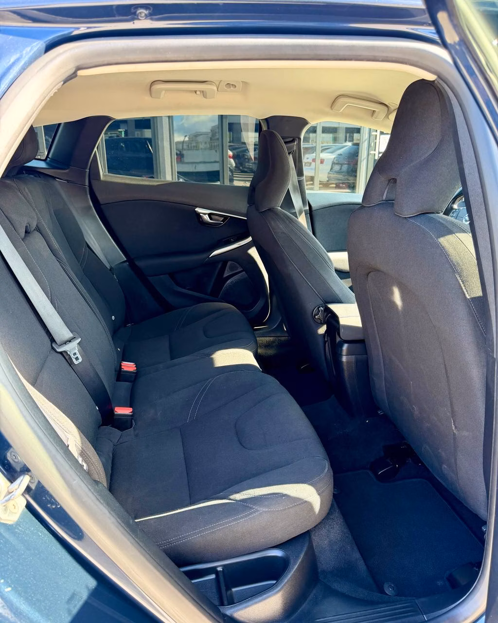 Volvo V40 фото 13