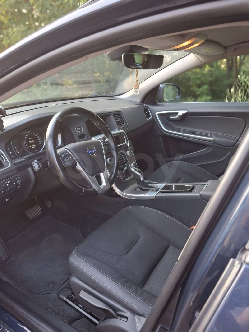 Volvo V60 фото 13
