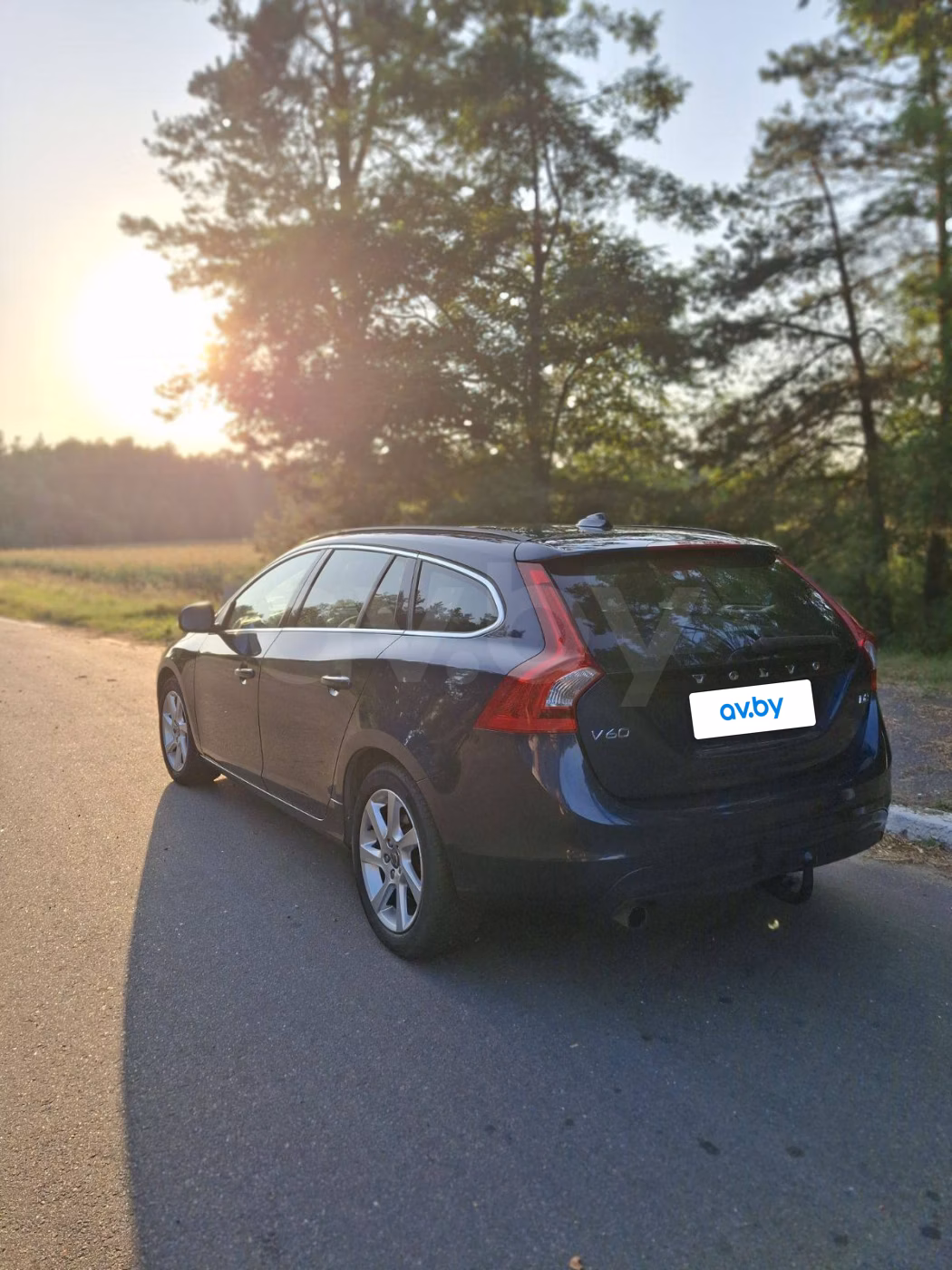 Volvo V60 фото 9