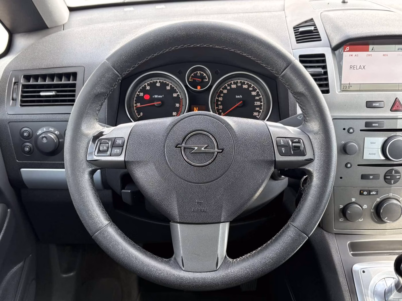 Opel Zafira фото 12