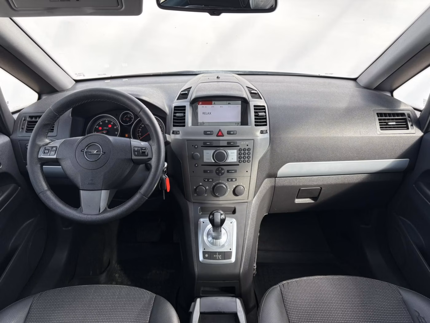 Opel Zafira фото 7