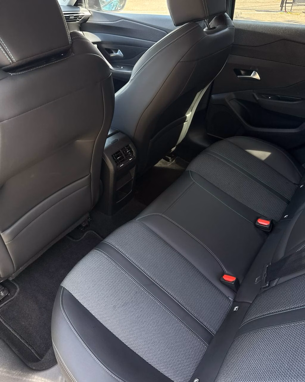 Peugeot 308 фото 11
