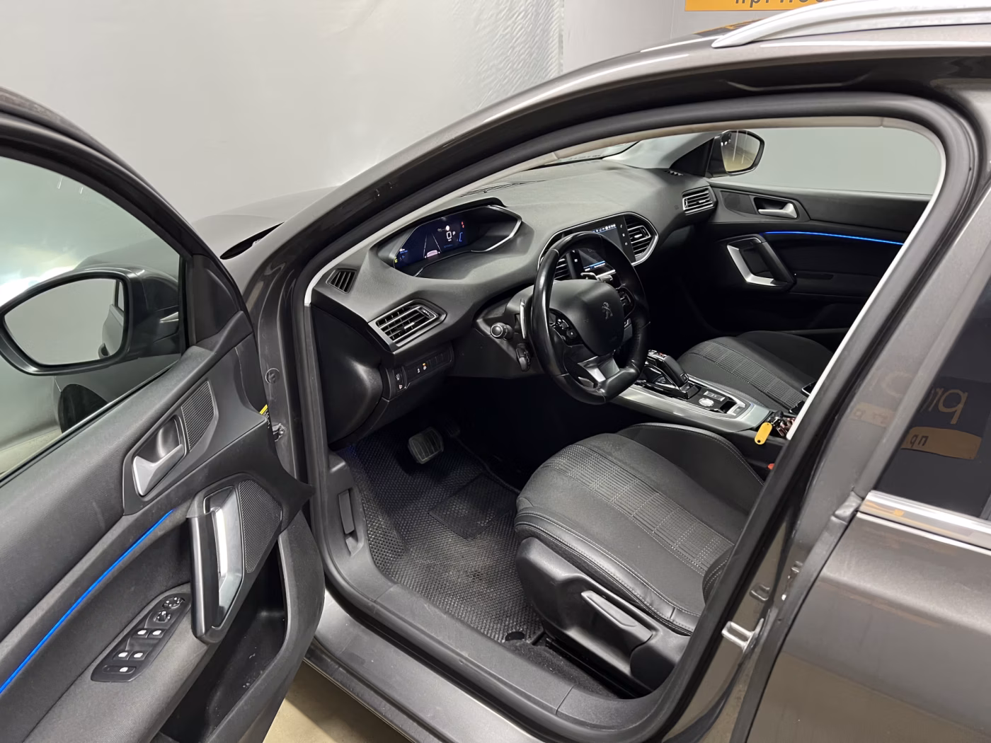 Peugeot 308 фото 8