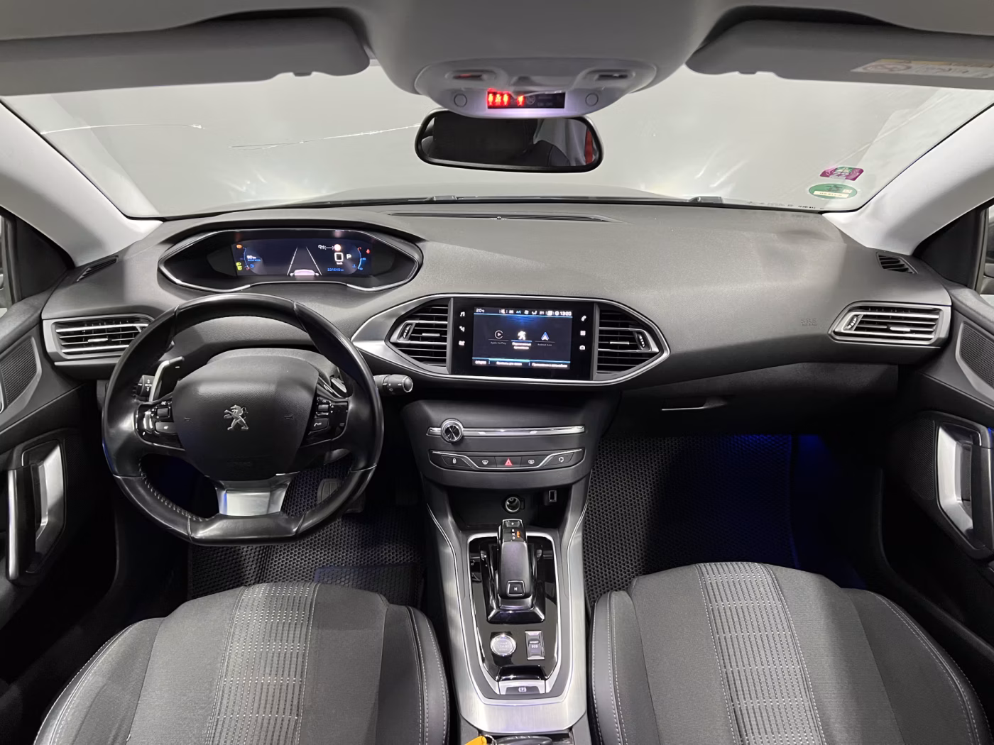 Peugeot 308 фото 15