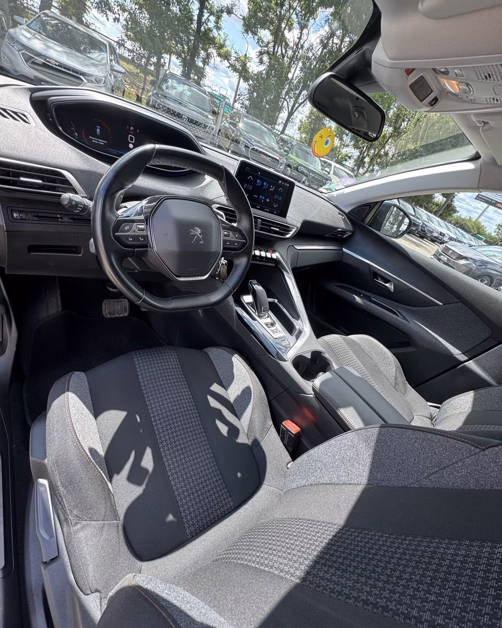 Peugeot 5008 фото 10