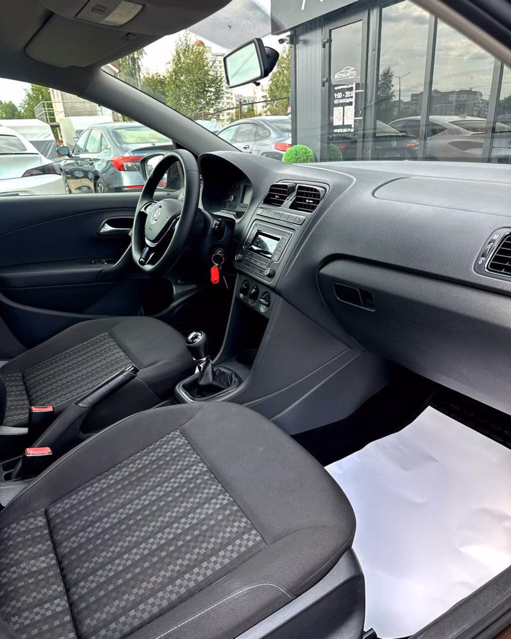 Volkswagen Polo Sedan фото 11