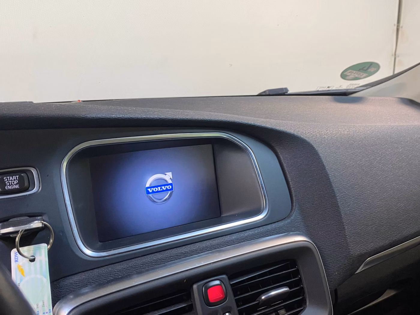 Volvo V40 фото 9