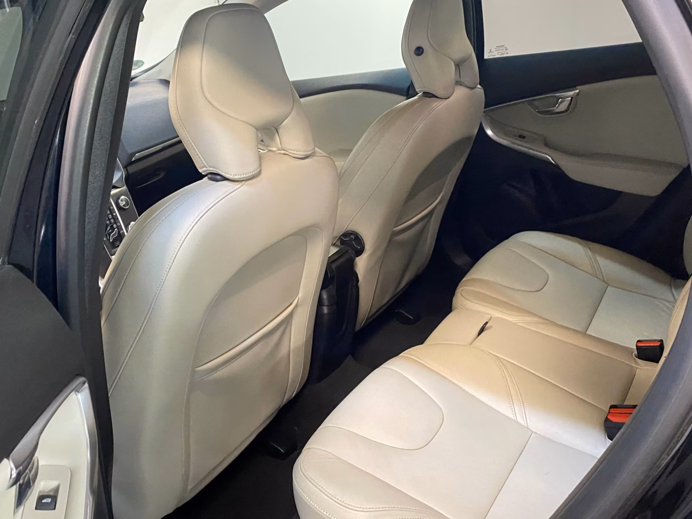Volvo V40 фото 6