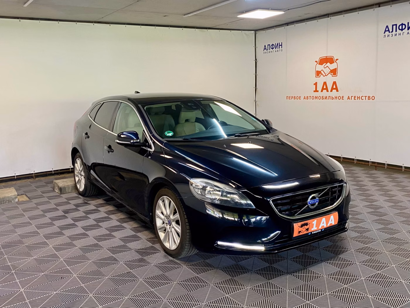 Volvo V40 фото 2