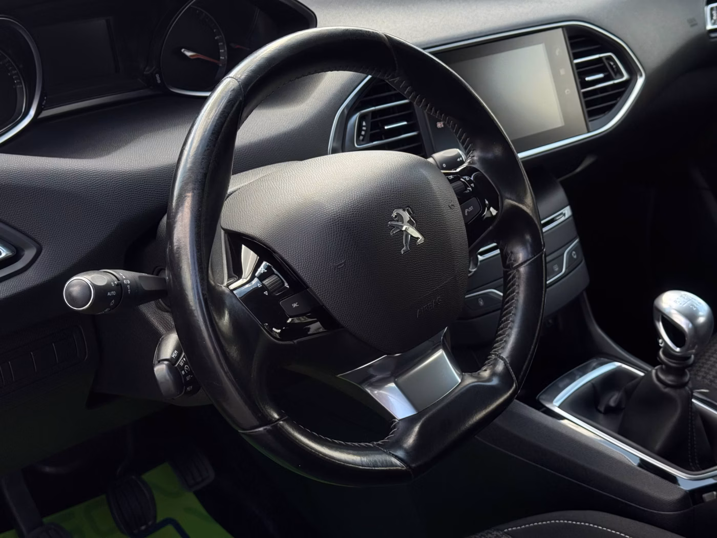 Peugeot 308 фото 10