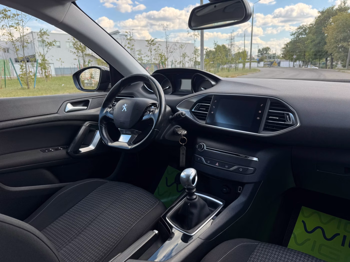 Peugeot 308 фото 15