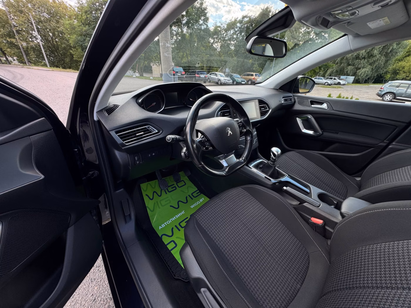 Peugeot 308 фото 9