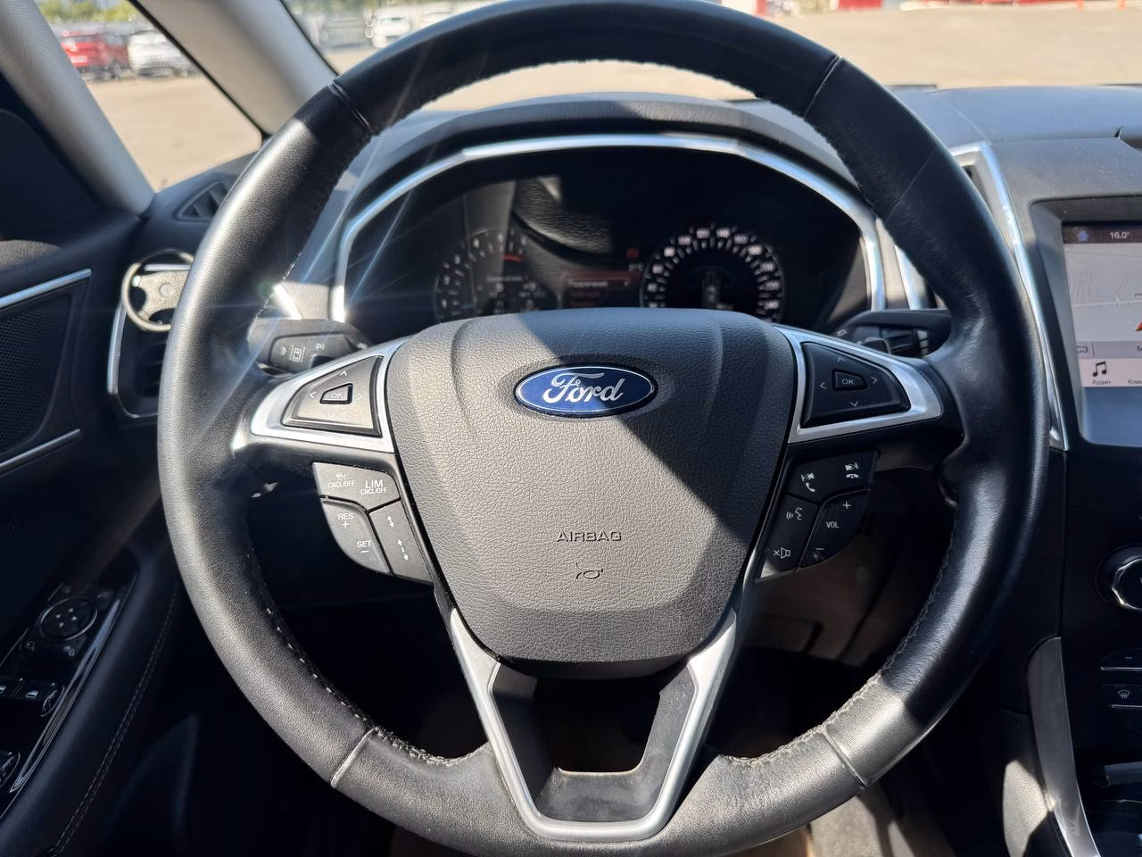 Ford S-MAX фото 11