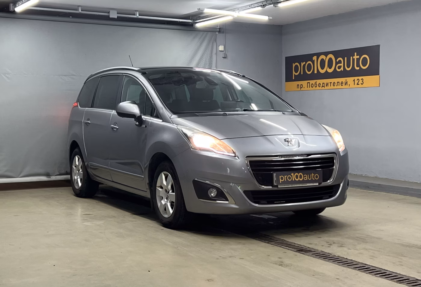 Peugeot 5008 фото 3